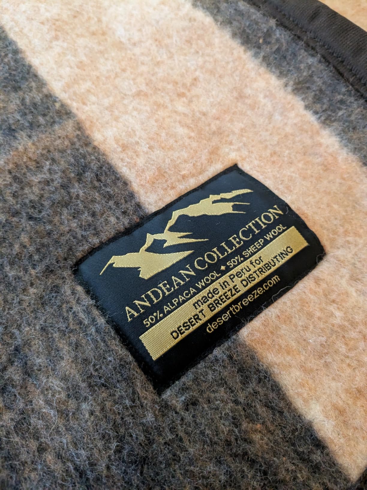 Alpaca & Sheep Wool Blanket, Twin Size, 100% Wool Bed Blanket, Heavyweight Warm Winter Blanket for Extreme Cold, Woven in Peru, Earth Tones customer photo 2