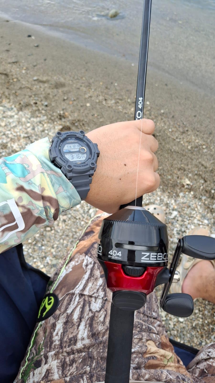 Zebco 202 & 404 Spincast Reels and Fishing Rod Combos (2-Pack), 5-Foot 6-Inch 2-Piece Fishing Pole, Size 30 and 40 Reels, Right-Hand Retrieve, Pre-Spooled with 10 lb and 15 lb Cajun Line, Black/Red customer photo 2