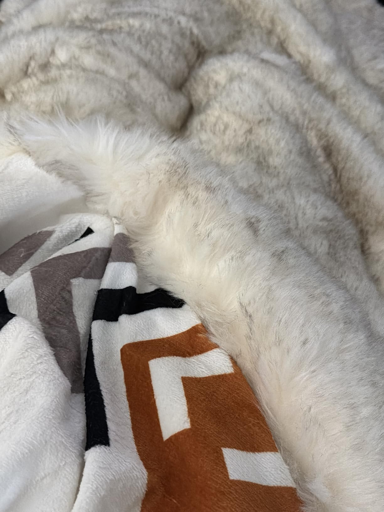Luxury Plush Faux Fur Throw Blanket, Long Pile Brown with Black Tipped Blanket, Super Warm, Fuzzy, Elegant, 50''x 60'' customer photo 1