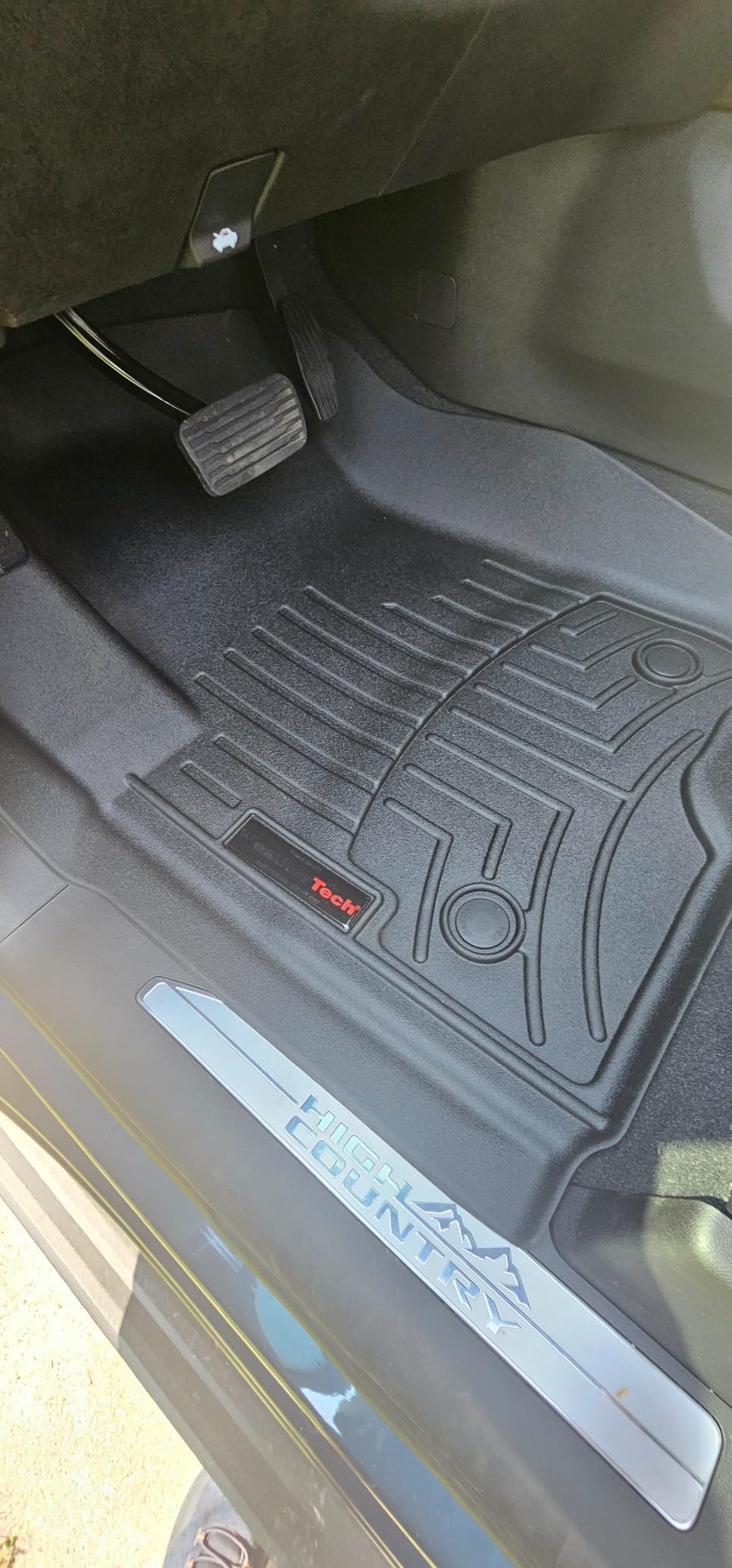WeatherTech FloorLiners fits 2019-2026 Chevrolet Silverado 1500 / 2500HD / 3500HD, GMC Sierra 1500 / 2500HD / 3500HD - Crew Cab (1st & 2nd Row) Black customer photo 2