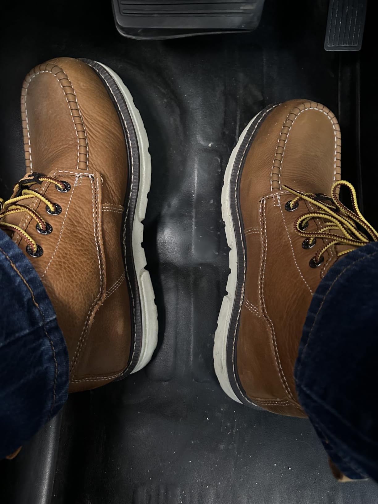 Wolverine Men's I-90 DuraShocks Moc-Toe CarbonMax 6