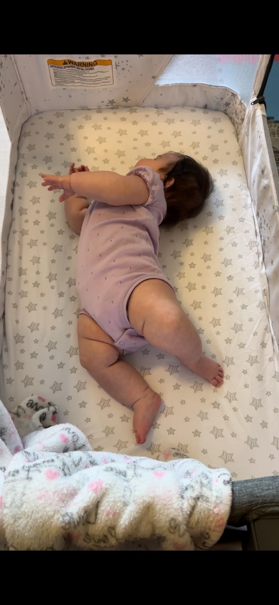 Dream On Me Skylar Bassinet & Bedside Sleeper, Adjustable Height, Grey | Breathable Mesh Sides, Plush Mattress Pad, Wheels with Safety Locks, Compact Fold & Travel Bag Included, BSA Verified customer photo 1