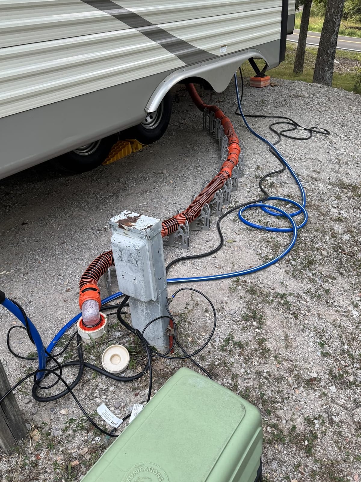 Camco RhinoEXTREME 20' RV Sewer Hose Kit - Premium Sewer Kit - Pre-Assembled & Ready-to-Use - Includes 4-in-1 Dump Station Adapter & Storage Caps - Crush & Abrasion Resistant (21012) customer photo 2