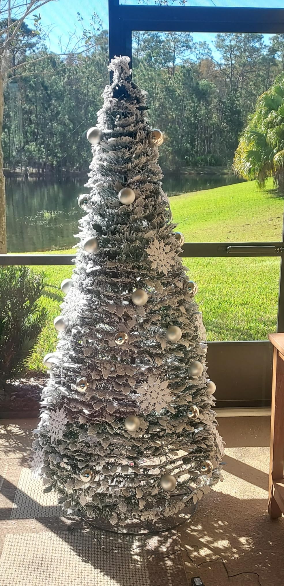 Sharper Image Pop-Up 6Ft. White Flocked Christmas Tree customer photo 2