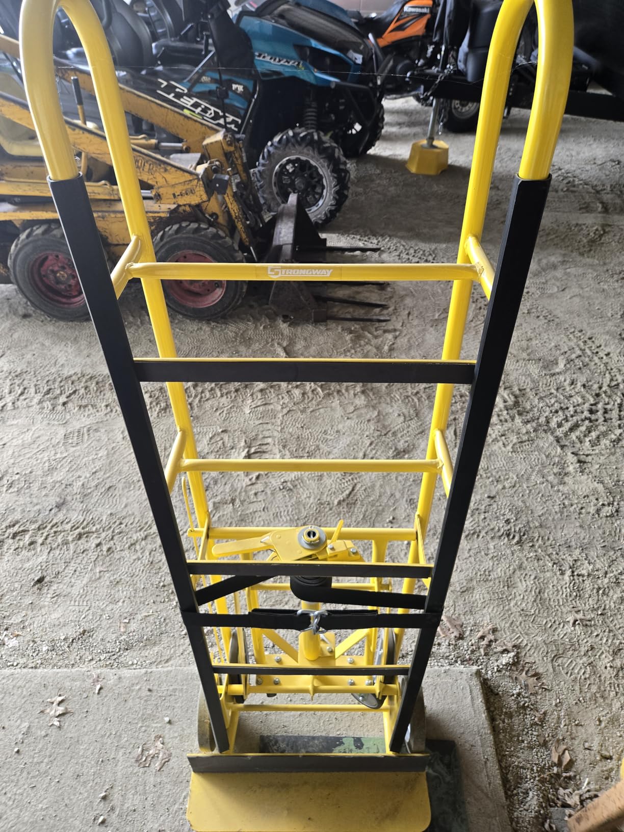 Strongway Industrial Hand Truck, 1200-Lb Capacity Heavy-Duty Appliance Dolly, Convertible 2 or 4 Wheel Design, 8-Inch Rubberized Wheels with Auto-Rewind Ratchet Belt, Model 67969 customer photo 2