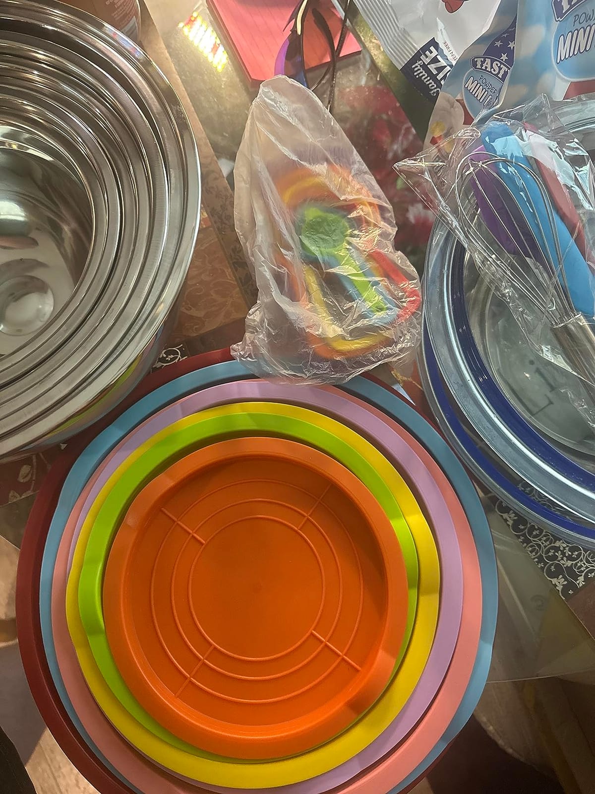 Mixing Bowls with Airtight Lids, 18pcs Stainless Steel Mixing Bowls Set | Nesting Non-slip Silicone Bowls Bottom, Size 4.5, 3.6, 2.7, 2.1, 1.7, 1.1, 0.7 qt, Fit for Mixing & Serving(Colorful ) customer photo 2