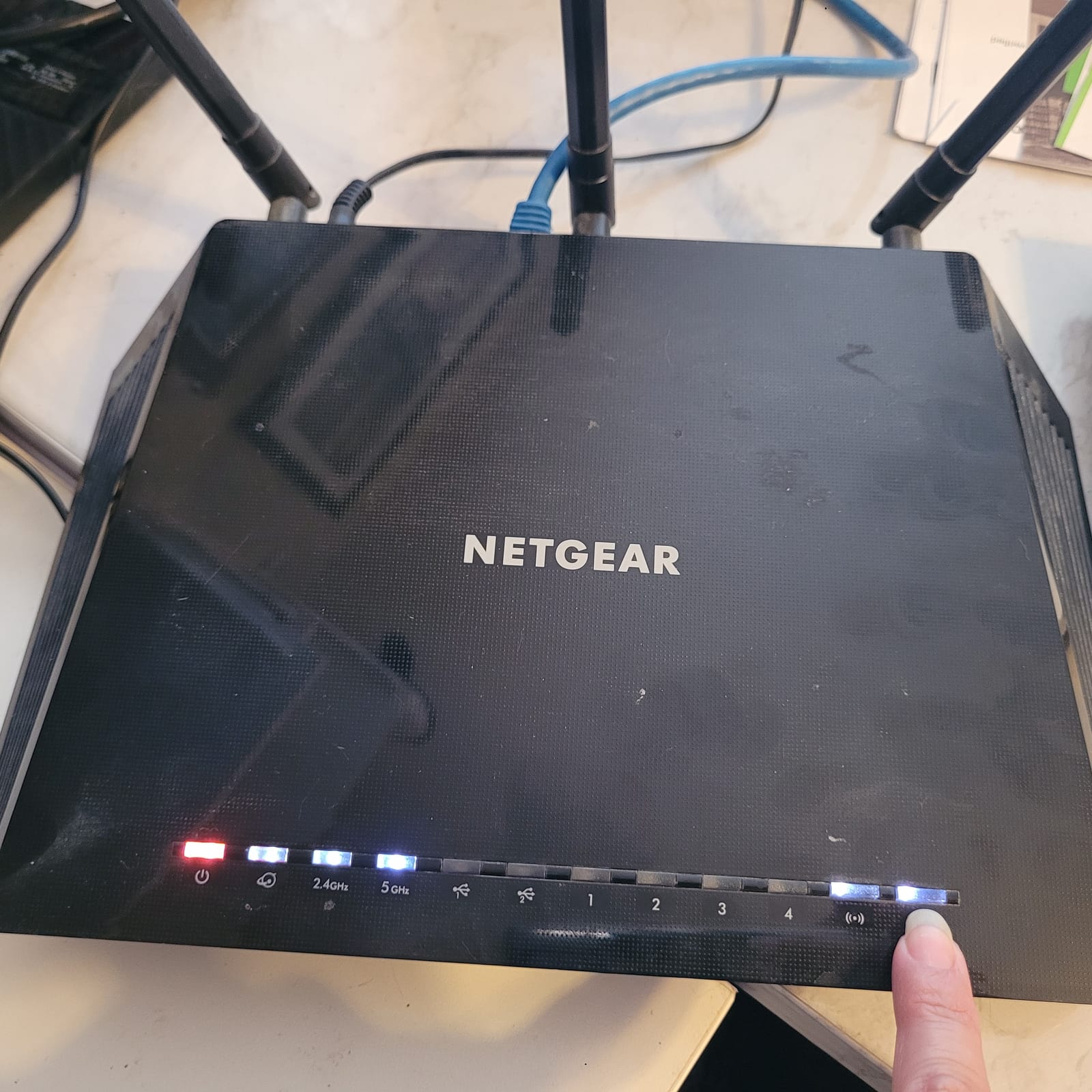NETGEAR WiFi Extender EX5000, up to 1,500 sq ft, 1.2 Gbps customer photo 1