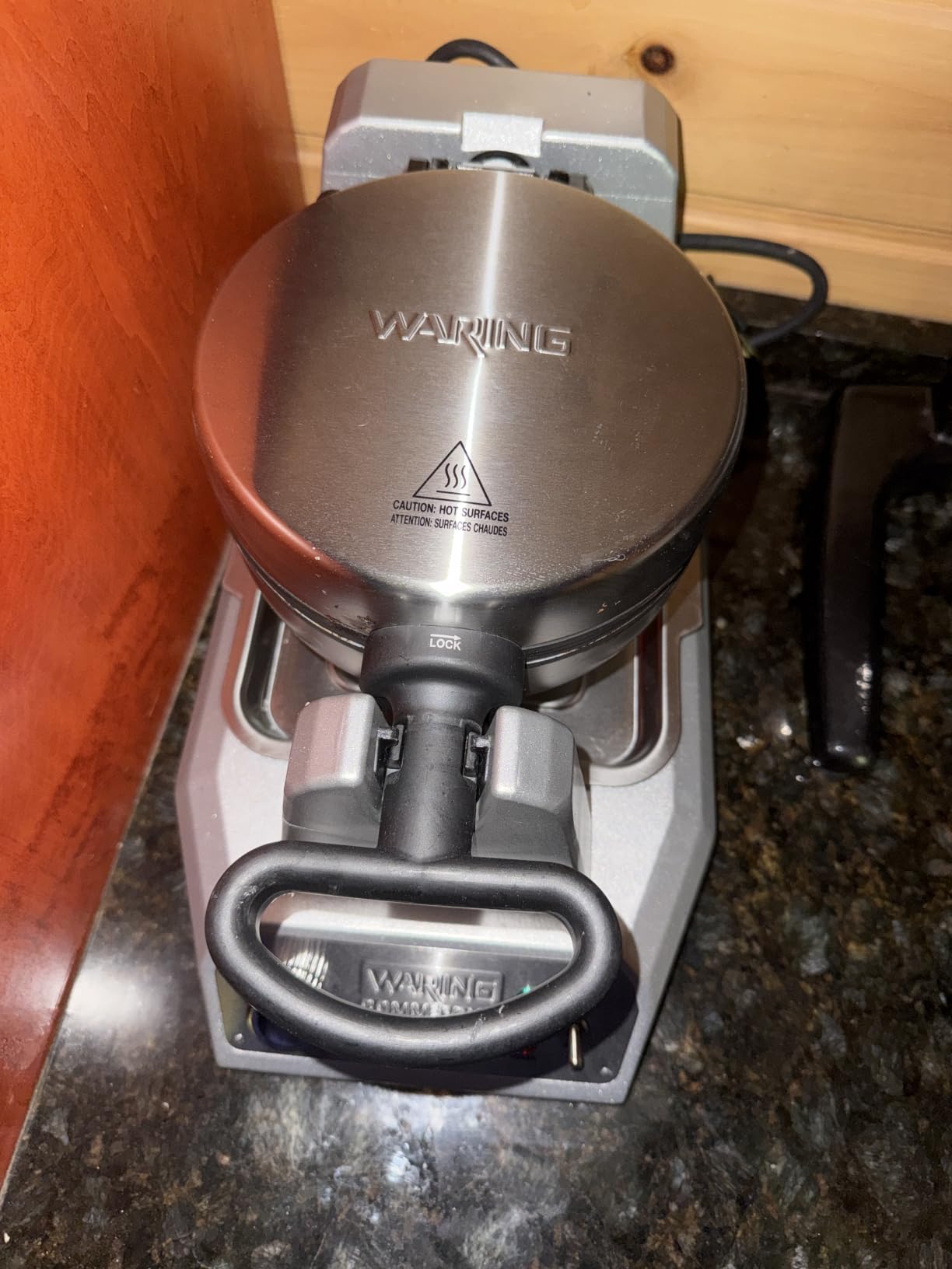 Waring Belgian Waffle Maker with Rotary Feature & 25 Waffles per Hour, Rotary Feature for Even Baking, Triple-Coated Nonstick Plates, NSF Certified customer photo 2