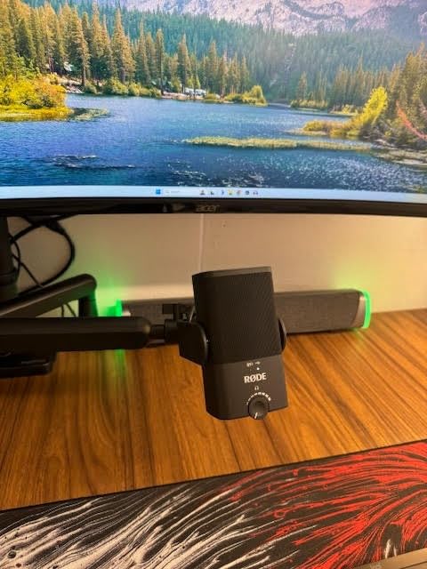 RØDE NT-USB Mini Versatile Studio-quality Condenser USB Microphone with Free Software for Podcasting, Streaming, Gaming, Music Production, Vocal and Instrument Recording, Black customer photo 2