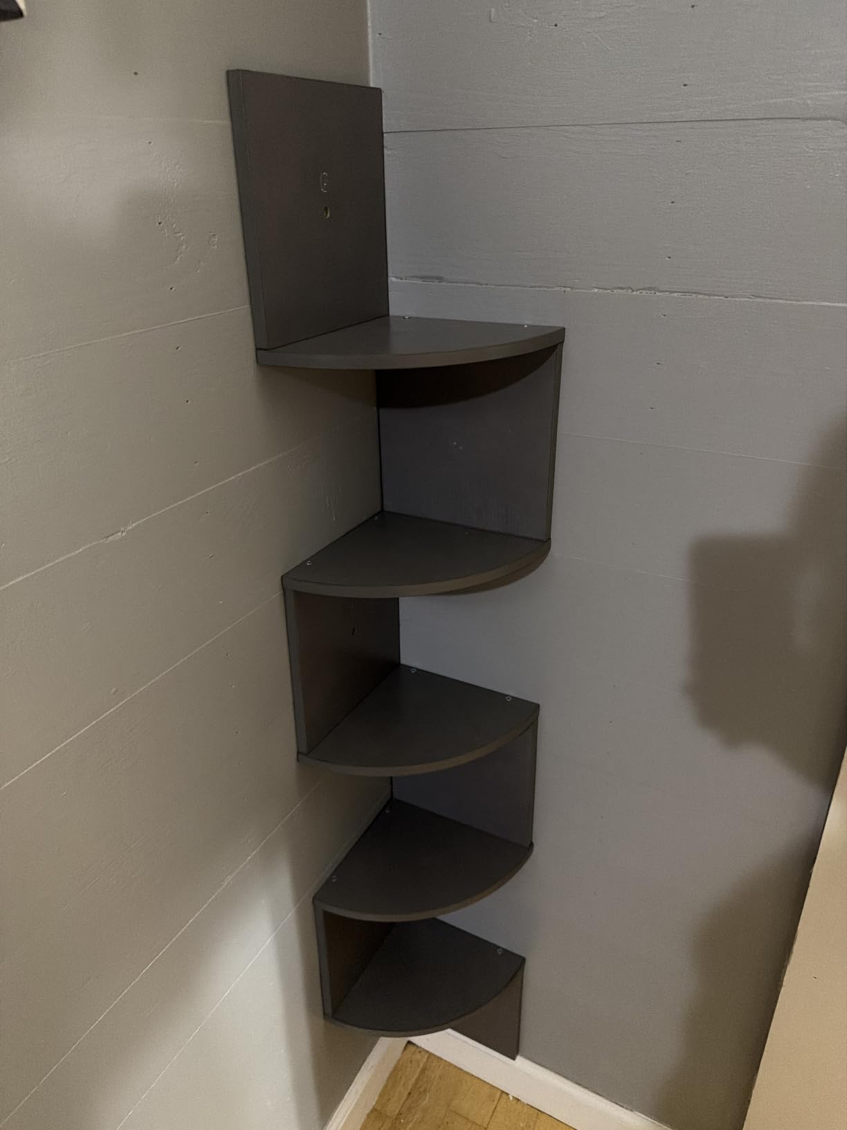 VASAGLE CUSTOS Collection - Corner Shelf Wall Mount, 5-Tier Floating Corner Bookshelf, Plant Shelf for Bedroom, Living Room, Bathroom, Home Office, Cloud White ULBC72WT customer photo 2