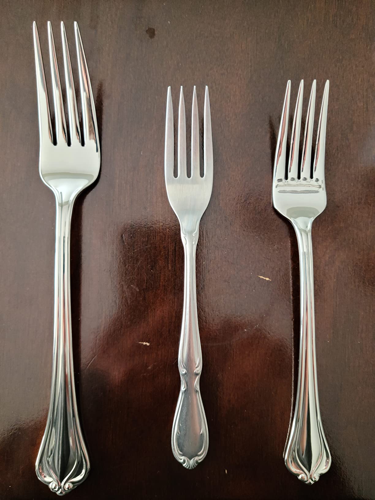 Lenox Chelse Muse 65-Piece 18/10 Silverware Set for 12, Flatware with Serving Spoons and Utensil Set customer photo 2