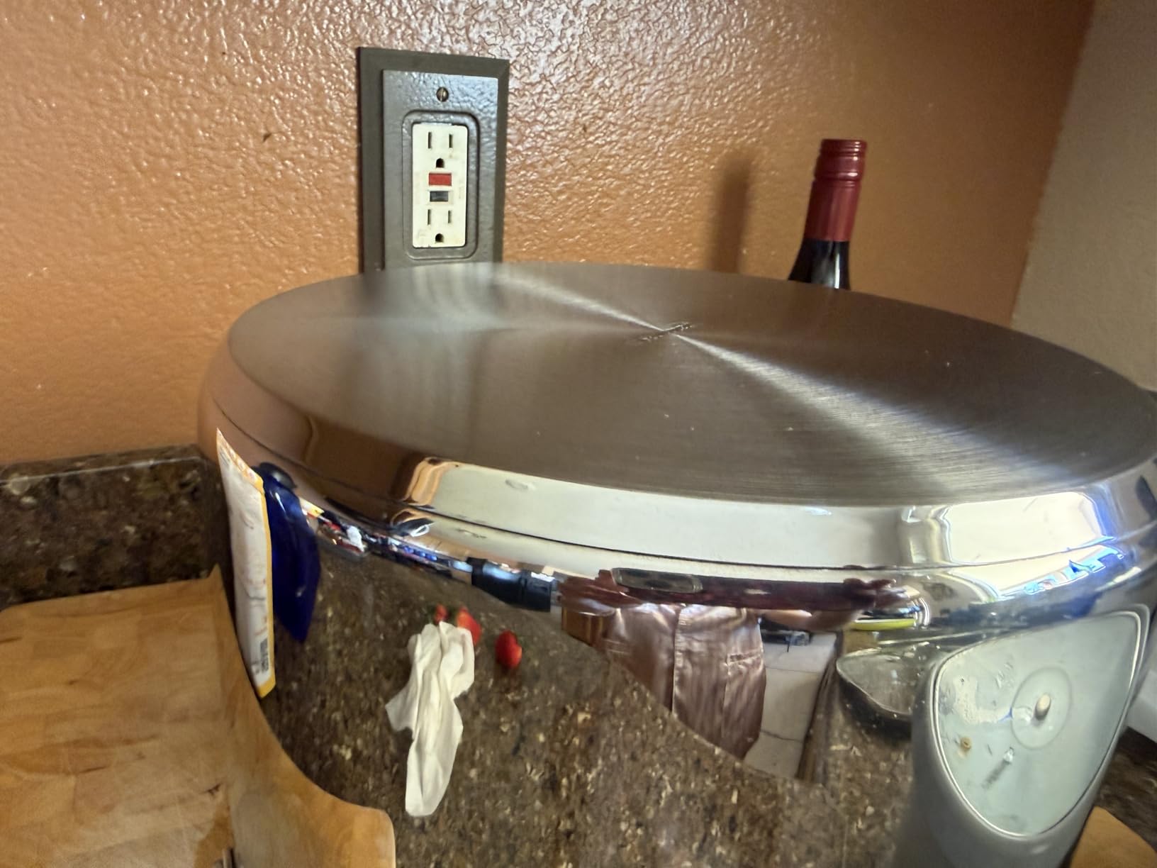 Amazon Basics Stainless Steel Induction Compatible Stock Pot with Glass Lid, Oven Safe, Dishwasher Safe, Sturdy, 8 Quart, Silver customer photo 1