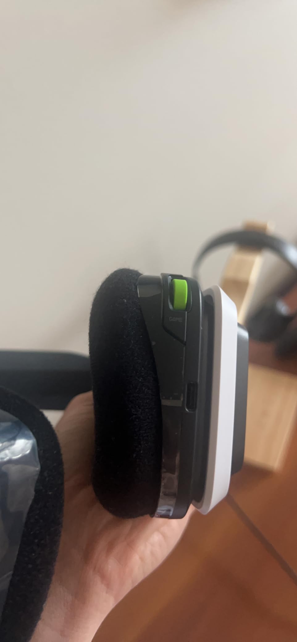 ASTRO Gaming Logitech G A20 Gen 2 Wireless Headset Xbox - White/Green | Compatible with Series X | S, One customer photo 1