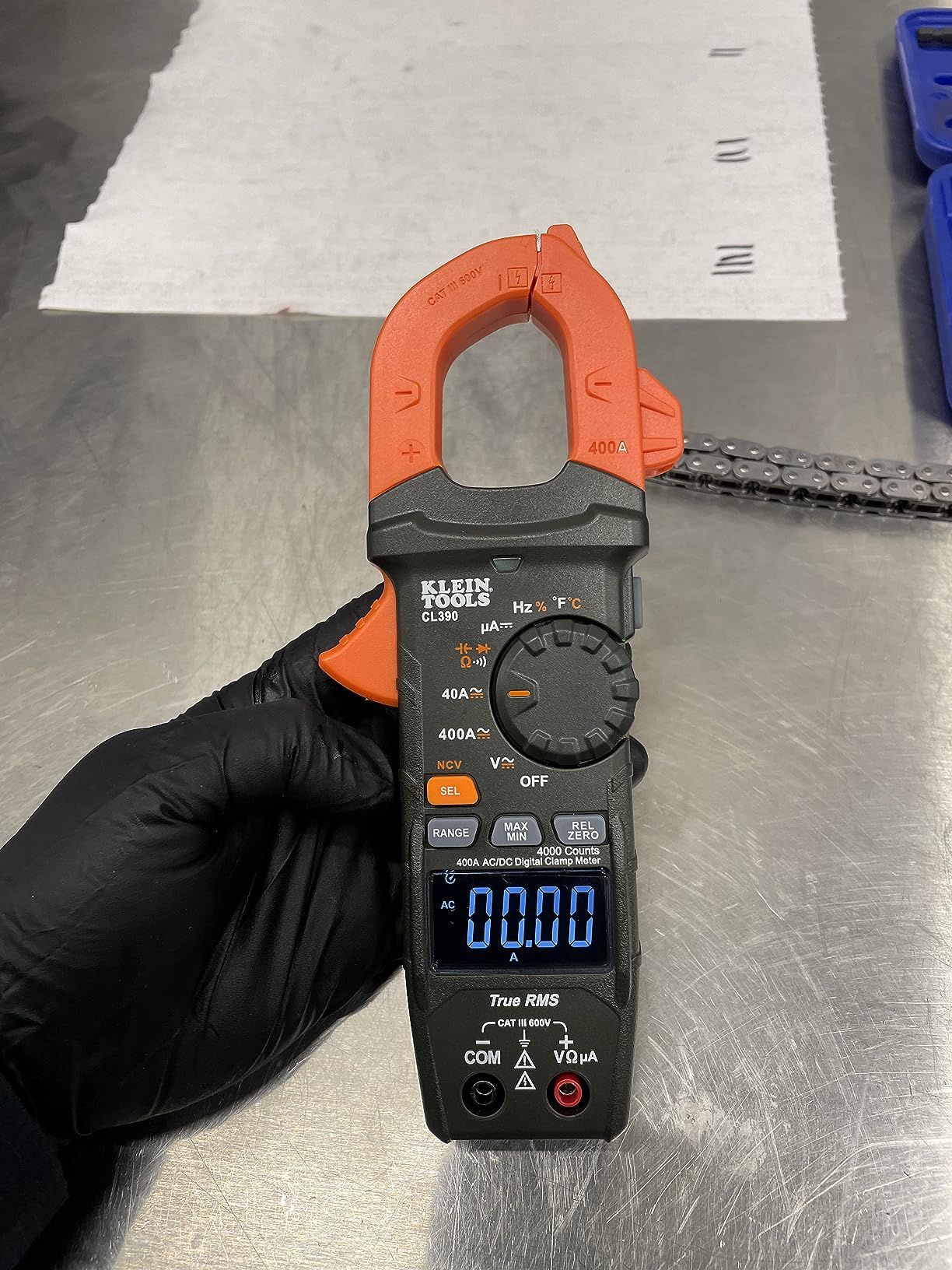 Klein Tools CL390 AC/DC Digital Clamp Meter, Auto-Ranging, 400 Amp, NCVT Tester, Hi-Viz LCD Display, TRMS, Continuity Resistance, Temperature and More customer photo 1