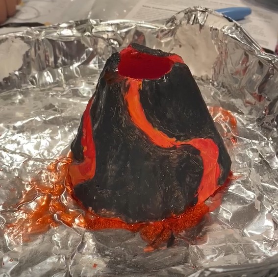 National Geographic Chemistry Set with 45 Experiments for Kids 8-12 | Volcano Eruption, Geyser and Rocket Activities, Hands-On Chemical Reactions, STEM Projects, Science Kit, Birthday Gift customer photo 1