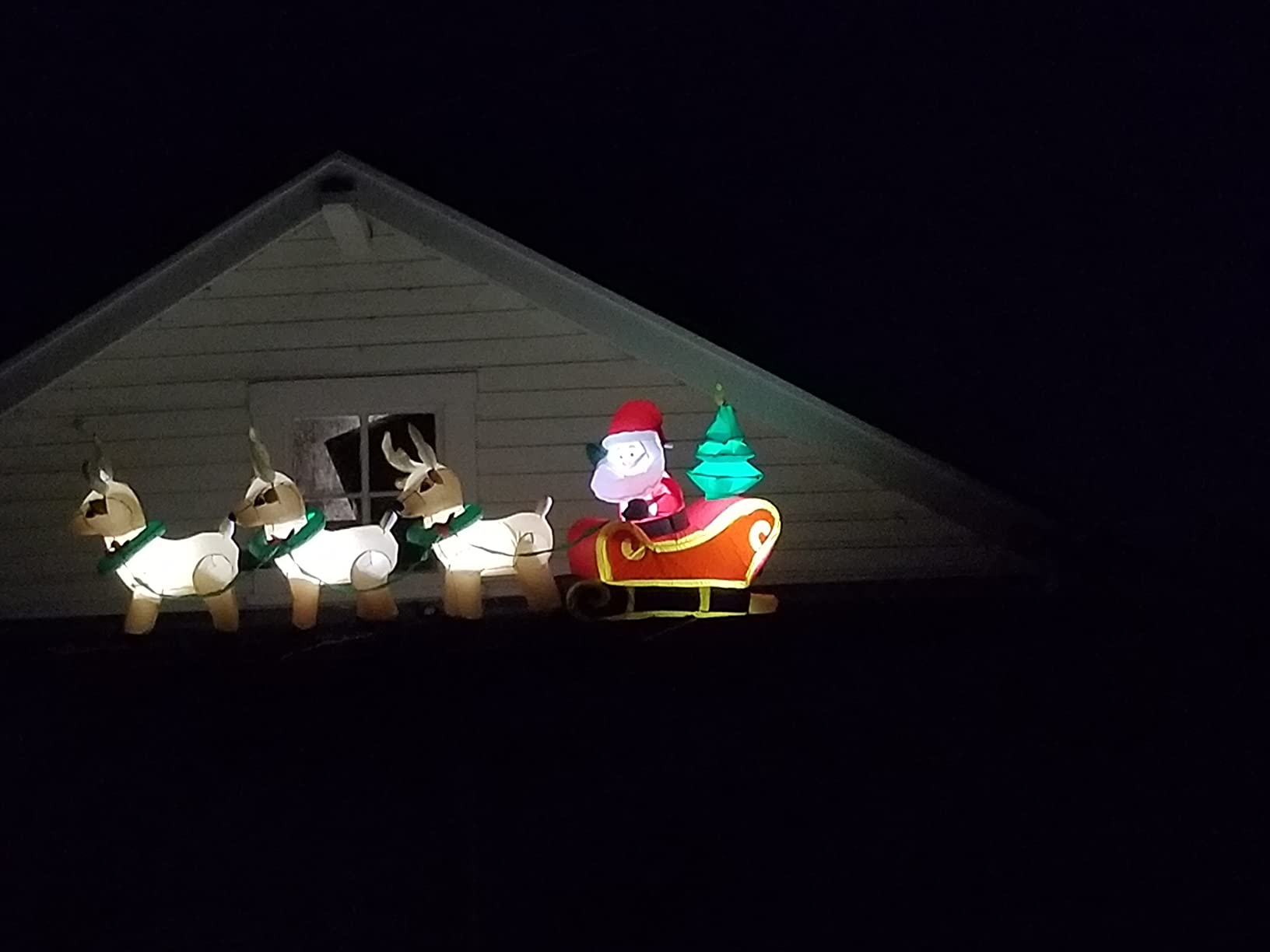 Best Choice Products 8.5ft Lighted Inflatable Christmas Decoration Santa Claus Sleigh & Reindeer Indoor Outdoor for Yard, Garden, Driveway, Large Room w/Heavy-Duty Stakes, Electric Fan Blower customer photo 1