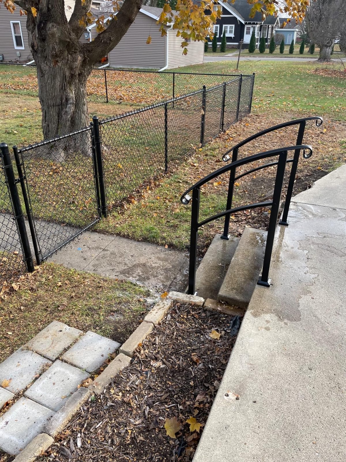 Aluminum Deck Railing Kit, Modular 36 in H. x 2 Ft W Stair Railing Kit for Outdoor Steps, Heavy Duty Balustrade System for Deck, Porch, Patio & Balcony (1 Post, 1 Panel) customer photo 2