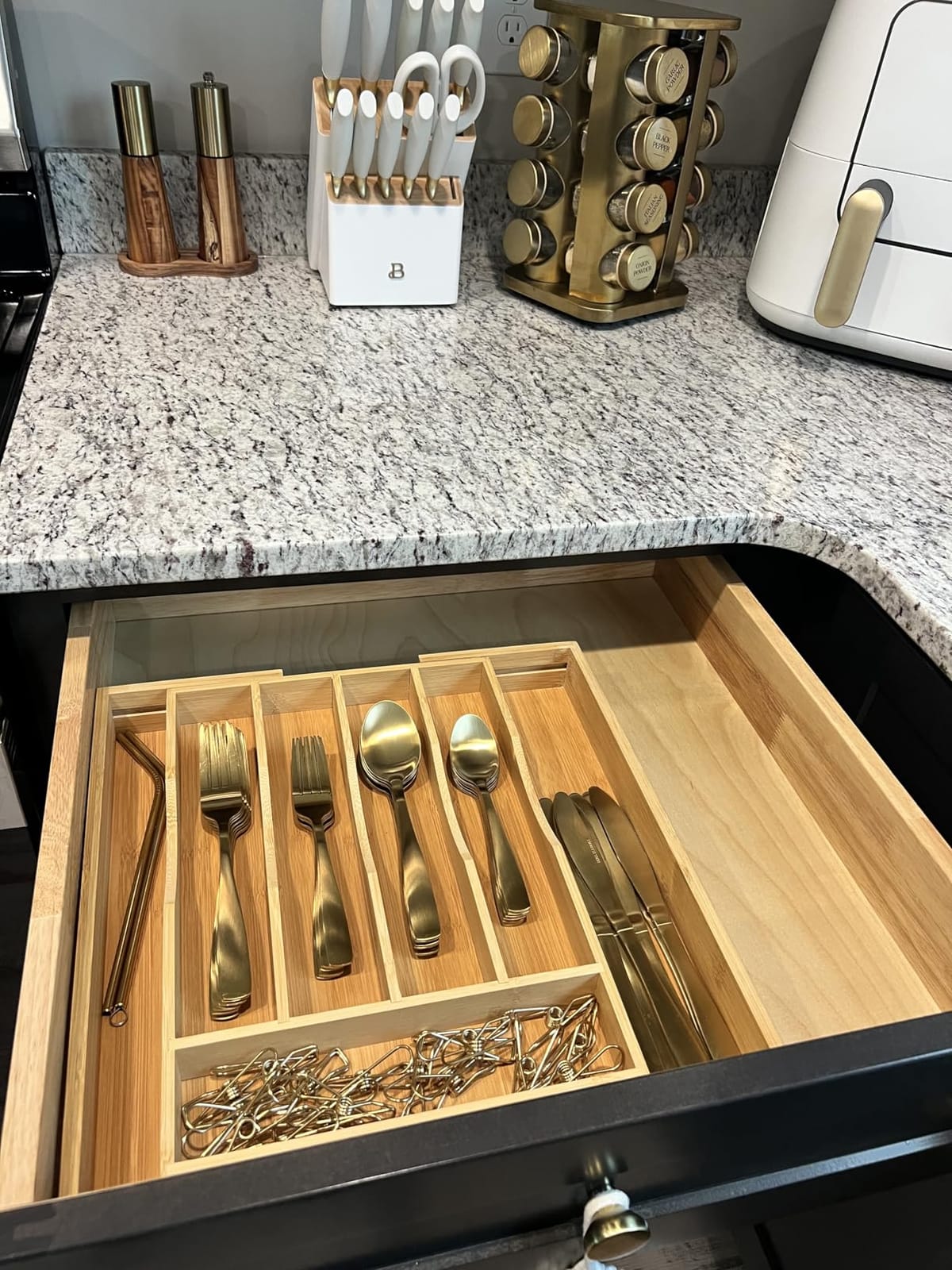 Matte Gold Silverware Set, Satin Finish 40-Piece Stainless Steel Flatware set, Tableware Cutlery Set Service for 8, Utensils for Kitchens, Dishwasher Safe customer photo 2
