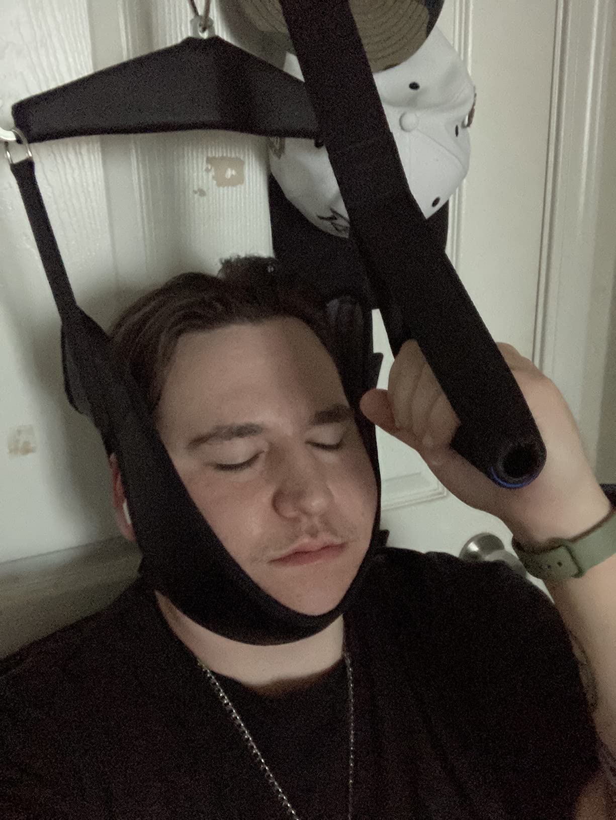 comness Cervical Neck Traction Device Over Door for Home Use, Portable Neck Stretcher Hammock for Neck Pain Relief, Physical Therapy AIDS for Neck Decompressor. customer photo 2
