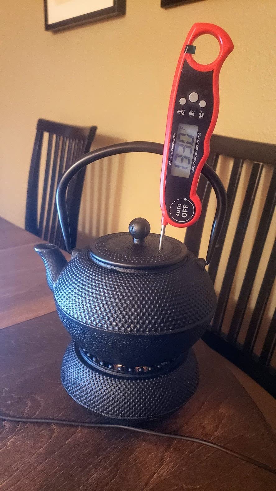 Velaze Cast Iron Teapot Set,Japanese Teapot Heat Preservation with Trivet,Stainless Steel Infuser and 2 Cups,Durable Cast Iron with a Fully Enameled Interior,Beautiful Hammered Design,700ML/23oz customer photo 2