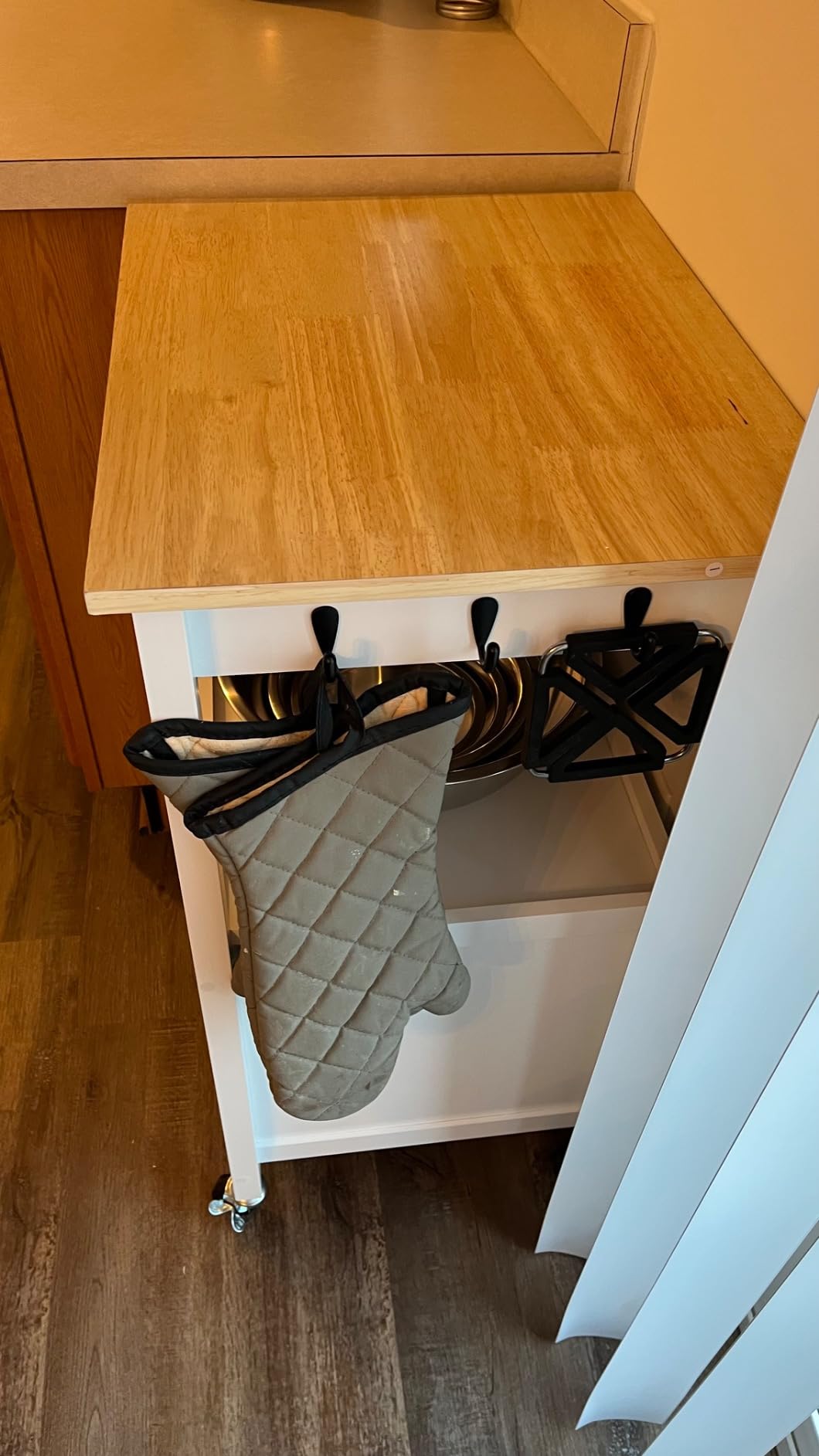 Yaheetech Kitchen Island Cart with Storage, Rolling Kitchen Island on Wheels with 6 Side Hooks, Wood Top Microwave Cart with Drawer for Dining Room, White customer photo 1