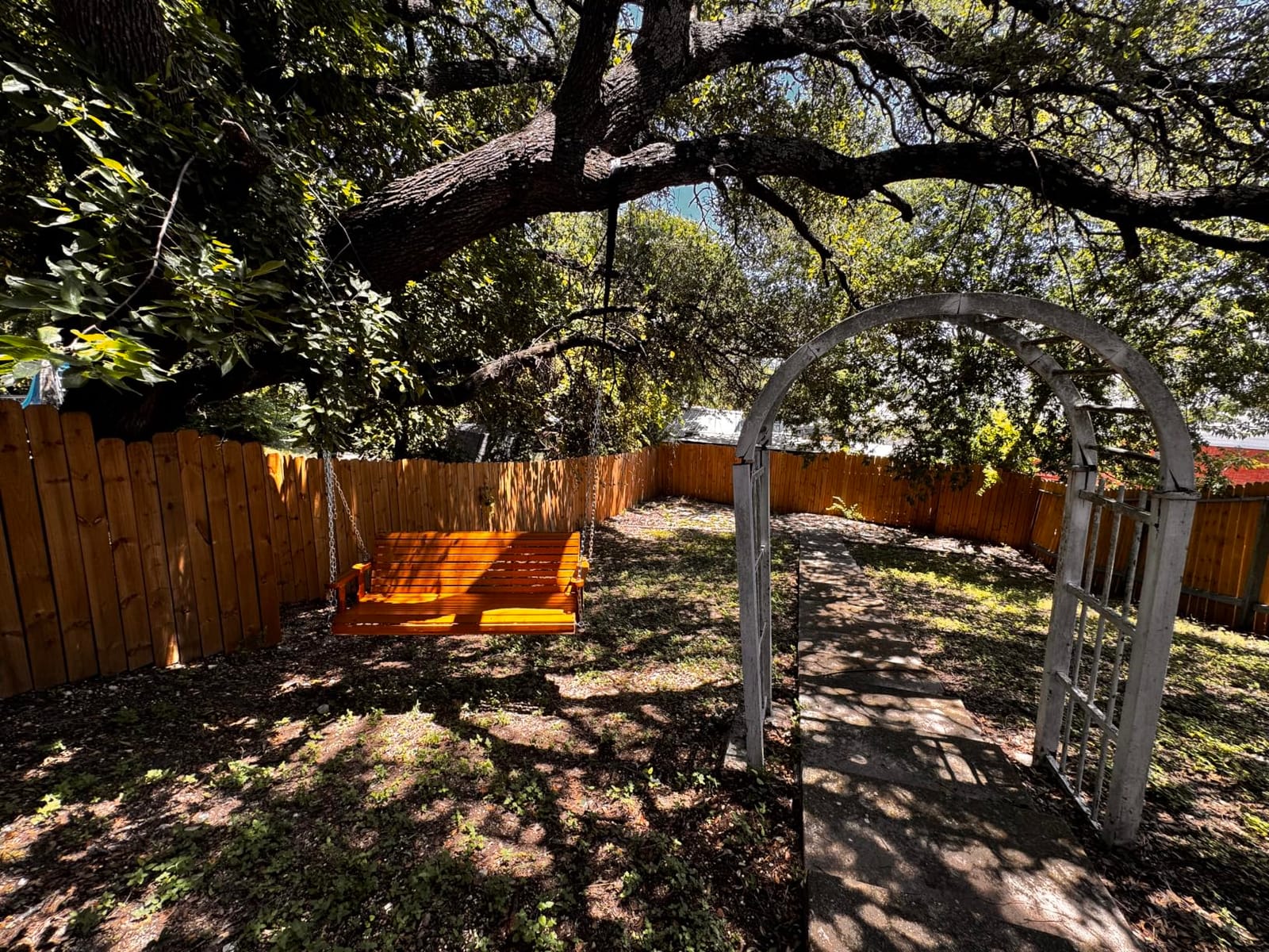 VINGLI 2026 Upgraded 5 FT Wooden Porch Swing, 880 LBS Heavy Duty, Natural customer photo 2