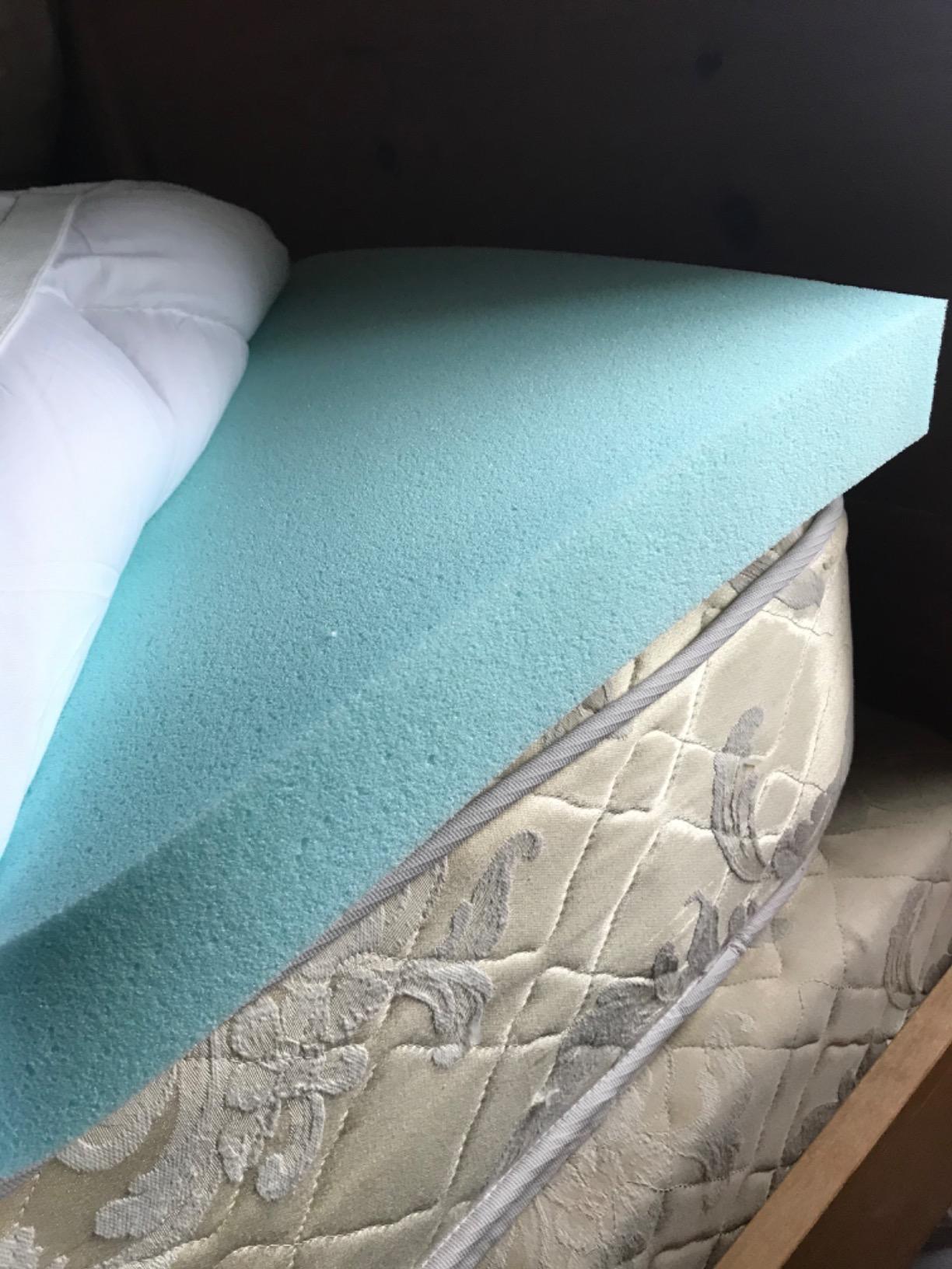 Viscosoft 4 Inch Mattress Topper Short Queen - Memory Foam & Pillow Top customer photo 2