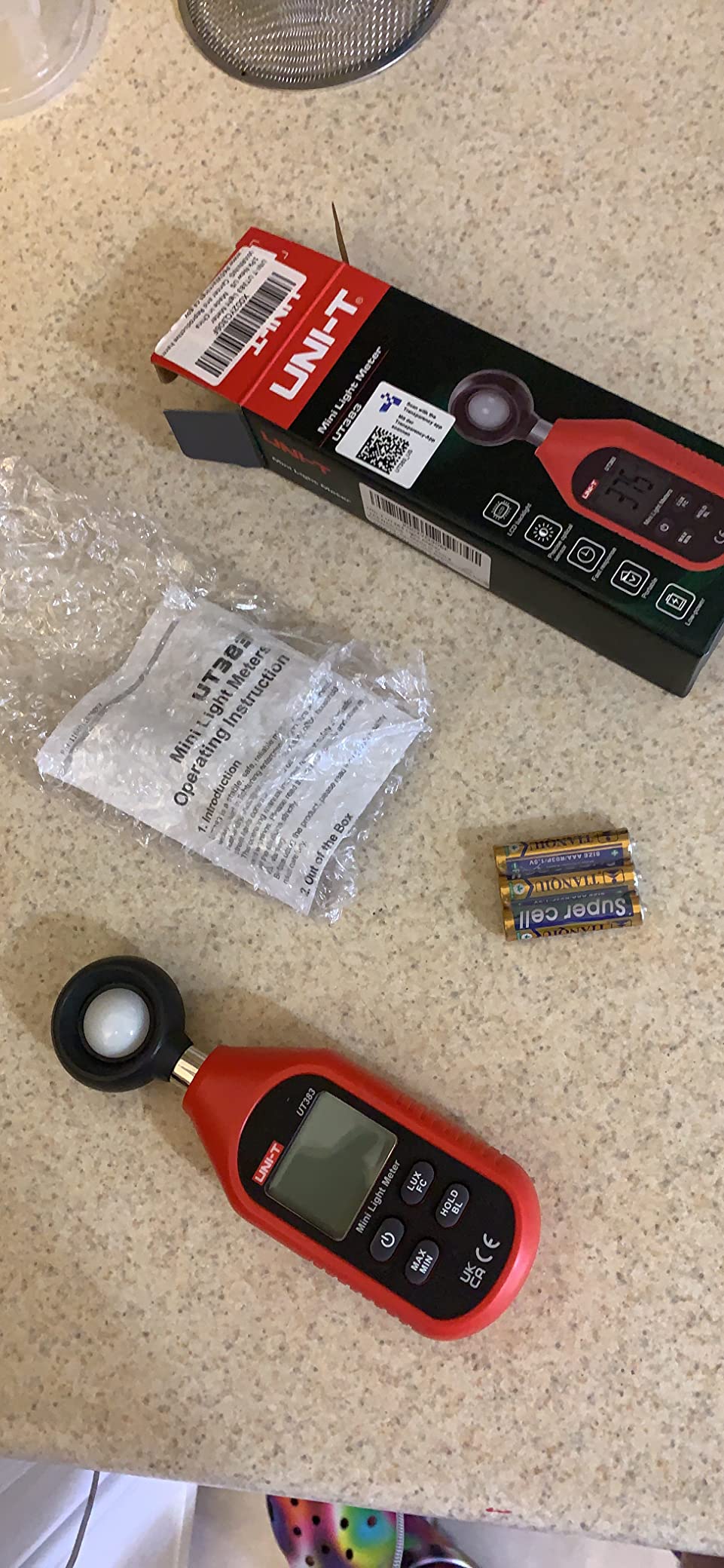 UNI-T UT383 Light Meter Digital Illuminance Meter Lux Meter, 0~199,900 Lux Range for Film Photography and Plants customer photo 1