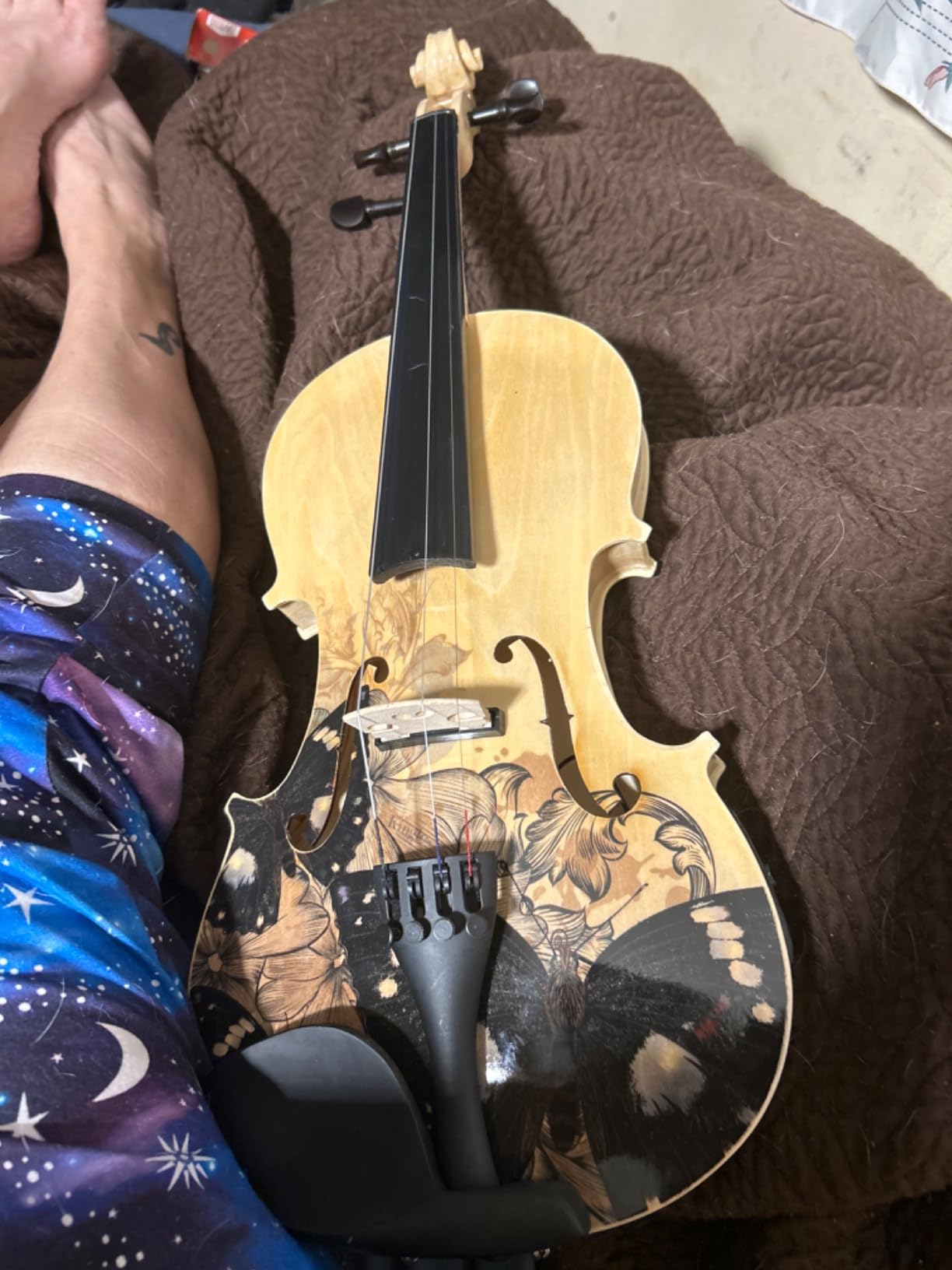 Aliyes Electric/Acoustic Violin Set for Beginners Special Designed Gift for Beginner with Hard Case, Bow, Extra Strings (4/4/Full-size) customer photo 1