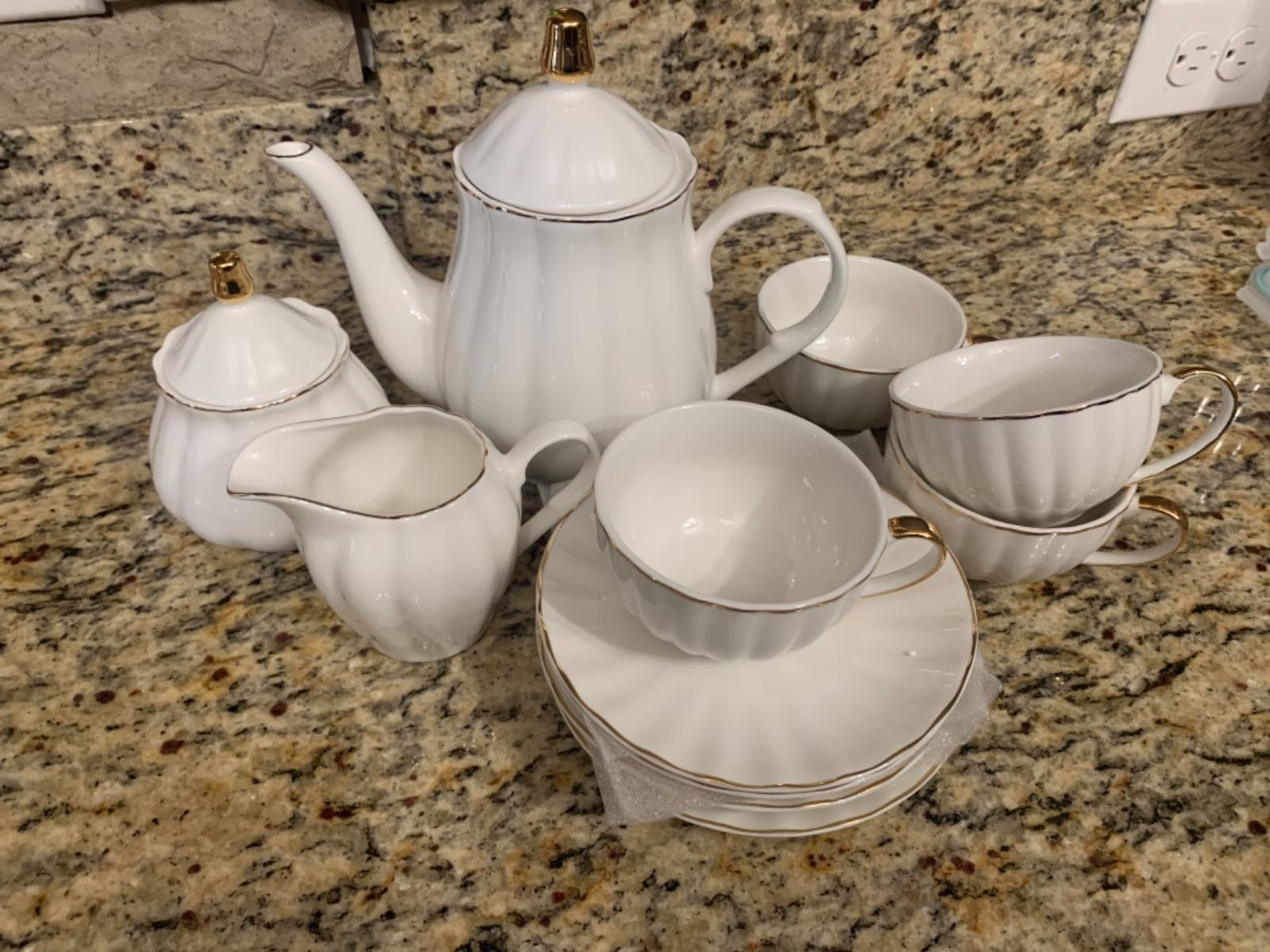 BTaT- Classic tea set, 13 pcs, Tea Cups (7oz), Tea Pot with Stainless Steel Infuser (32oz), Creamer and Sugar Set, Porcelain Tea Set, White Tea Set, Tea Pot Sets with Cups customer photo 2