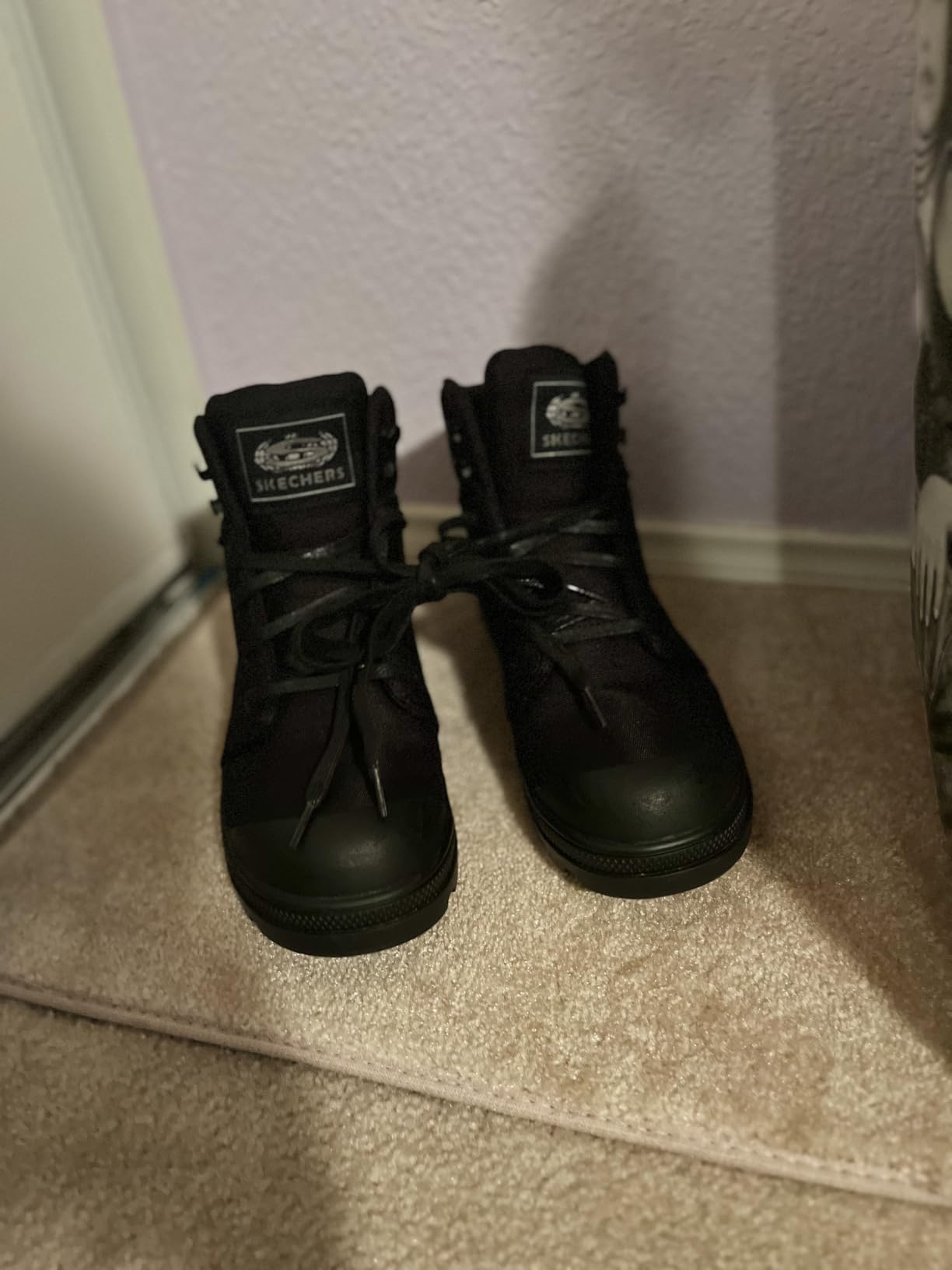 Skechers Women's Rotund Darragh Work Lace-Up Safety Toe Boots customer photo 1