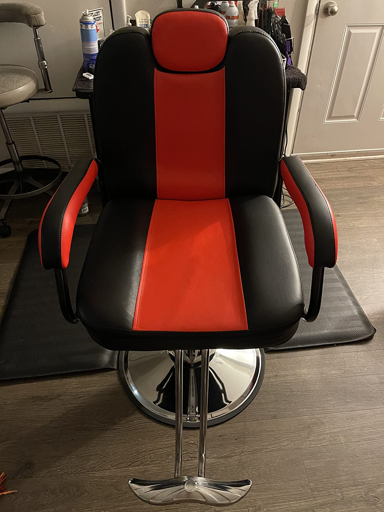 Merax Hydraulic Recliner Barber Chair for Hair Salon, 360 Degree Swivel | 90-160 Degree Reclining Salon Chair, 20% Extra Wider Seat, Heavy Duty Hydraulic Pump, Upgraded Salon Beauty Equipment customer photo 1