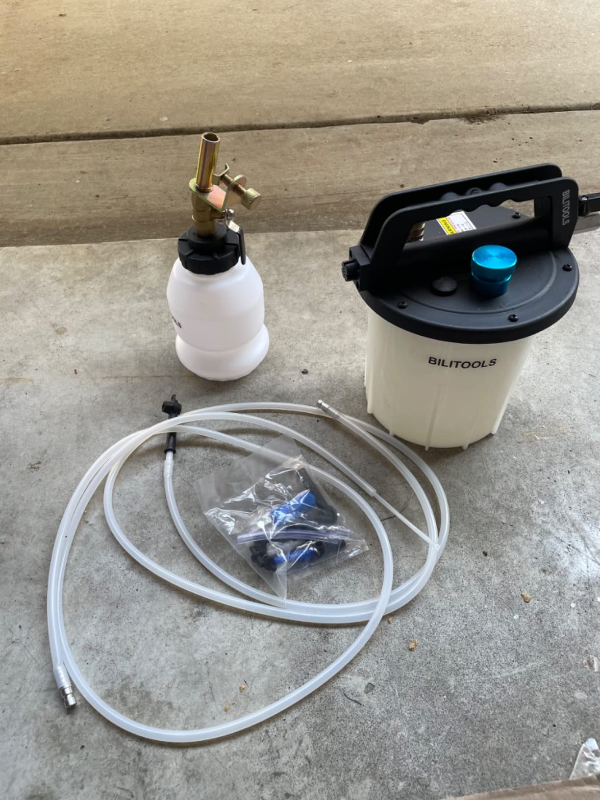 BILITOOLS 3L Universal Brake Bleeder Kit, Vacuum Brake Fluid Bleeding Tool | One Man Pneumatic Brake System Clutch Fluid Extractor Kit Air Compressor with 1L Refilling Bottle, Clean & Efficient customer photo 1
