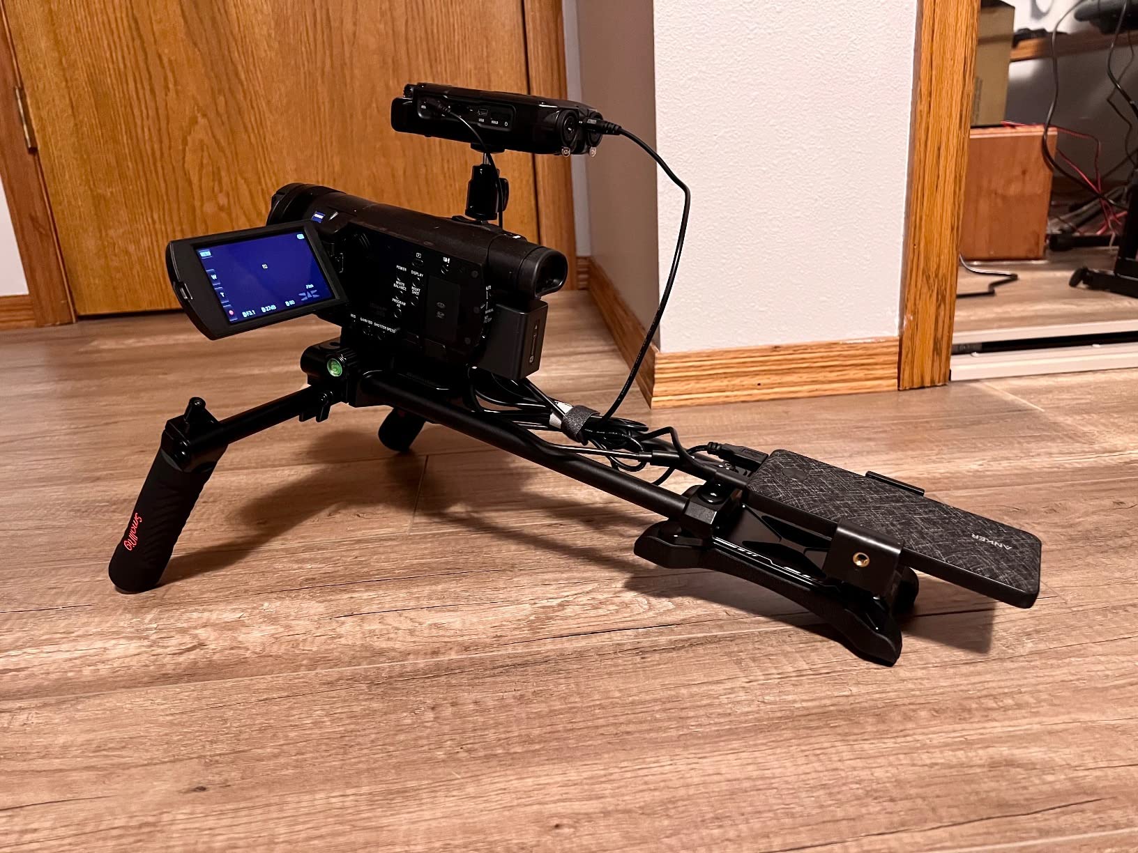 SmallRig Universal Basic Camera Shoulder Mount Kit for DSLR, Mirrorless, and Small Camera Shoulder Rig - 2896 customer photo 1