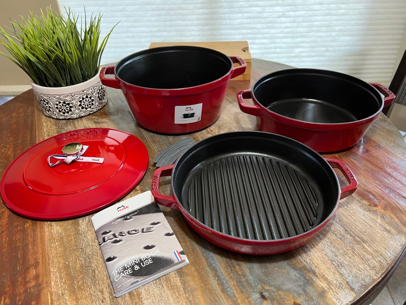 STAUB Cast Iron Set 4-pc, Stackable Space-Saving Cookware Set, Dutch Oven, Cast Iron Skillet, Cast Iron Grill Pan with Universal Lid, Made in France, Cherry customer photo 2