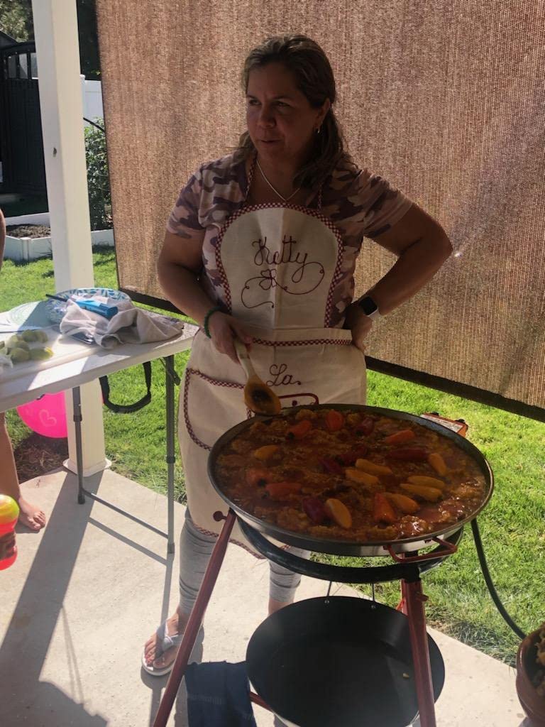 Machika Tabarca Paella Kit with 22-in 55-cm Carbon Steel Pan | 8-16 in Double Ring Paella Burner and Stand Set (33 in) | Perfect for Gastronomic Events, Caterings, Camping | 14 Servings customer photo 1