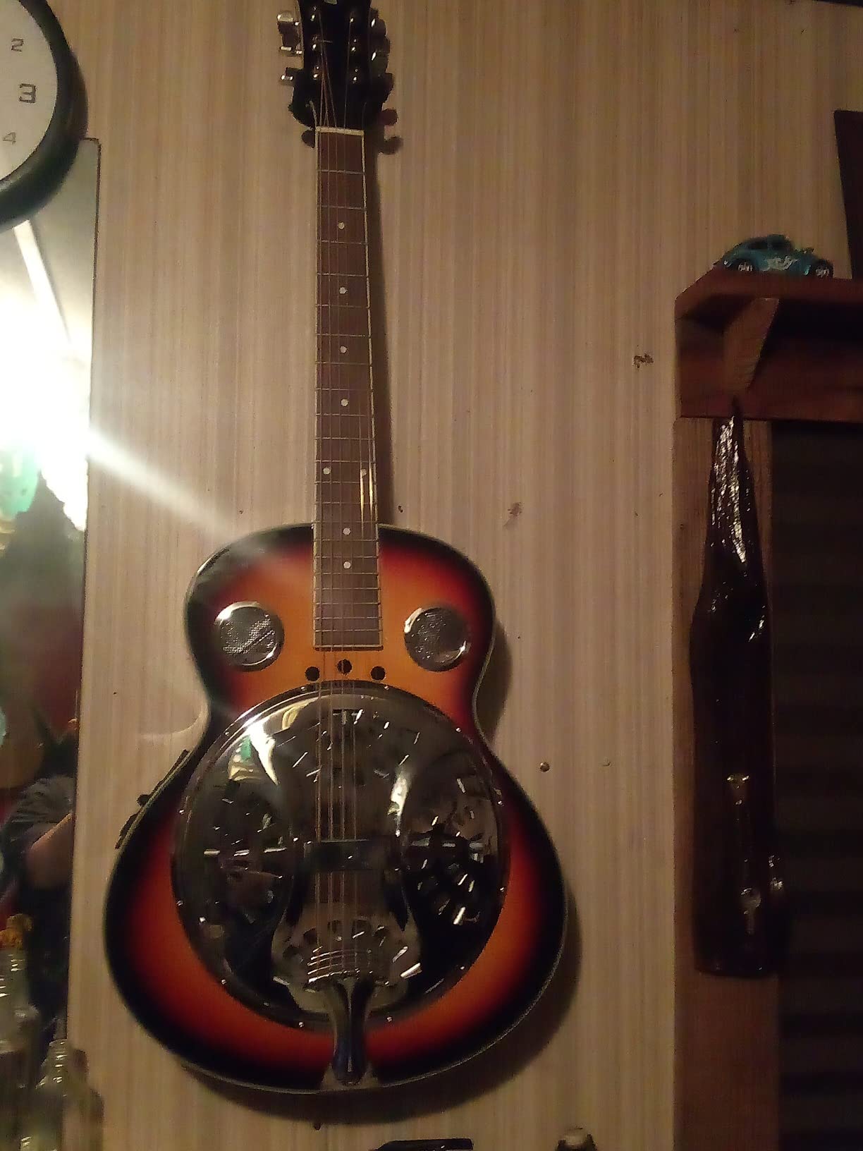 Pyle Resophonic Resonator Acoustic Electric Guitar - 6 String Round Neck Sunburst Mahogany Traditional Resonator w/Built-in Pre Amplifier, Case Bag, Strap, Steel Strings, Tuner, Picks customer photo 1