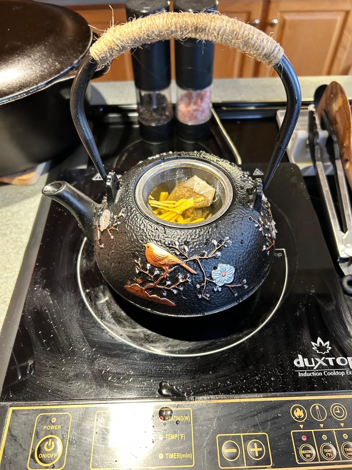 Dyna-Living Cast Iron Teapot 1200ml/40.6oz Japanese Tea Set with 4 Tea Cups Japanese Cast Iron Teapot with Infuser Japanese Tea Kettle Stovetop Gift for Tea Lover customer photo 2
