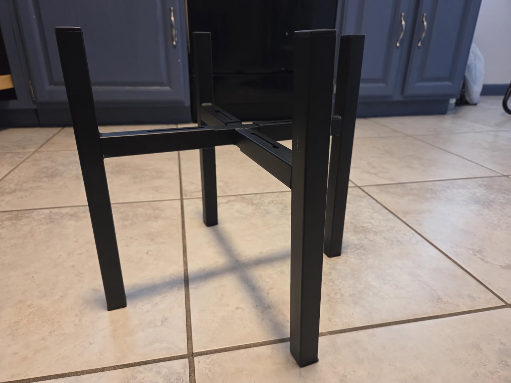 YueTong 2 Pack Indoor Plant Stand for Large Plants, Outdoor Plant Stands Fits 12-16 inch Pot, Adjustable Metal Heavy Duty Planter Stand (Matte Black) customer photo 1