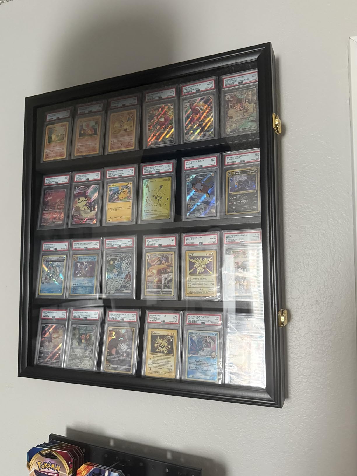 Grintus Baseball Card Display Case 24 Graded Sport Card Display Case Wall Mount with Clear View and UV Protection Acrylic Door for Baseball Football Basketball Hockey Trading Card Collection, Black customer photo 2