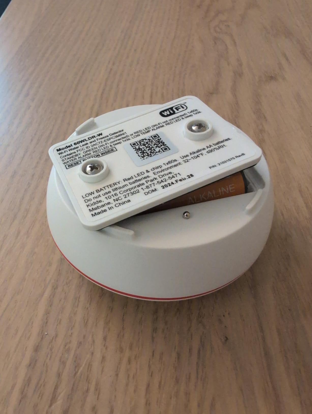 Kidde WiFi Water Leak Detector & Freeze Alarm, Alexa Device, Smart Leak Detector for Homes with App Alerts, White customer photo 1