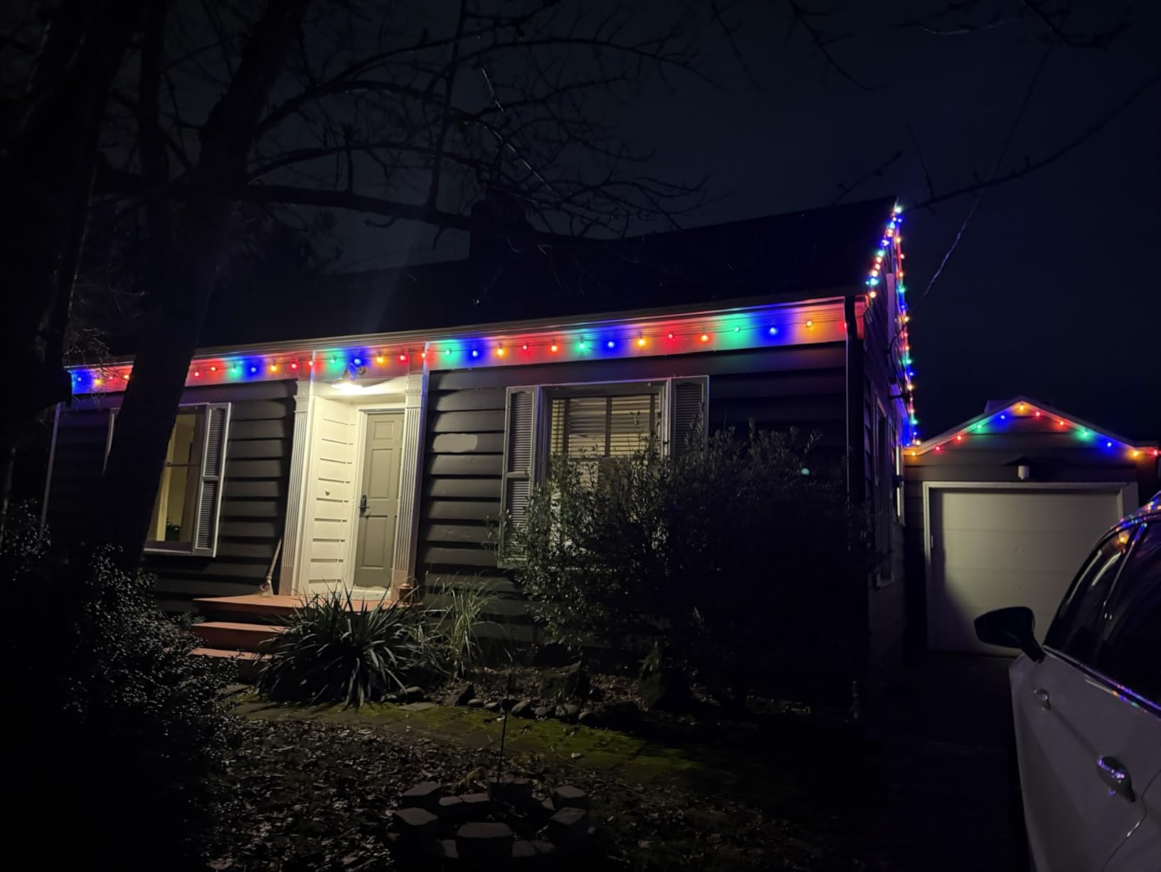 Minetom 50Ft Christmas Lights Outdoor, with 50 LED Matte Bulbs, Multicolor | Vintage C9 String Lights, Waterproof Connectable, Commercial Heavy Duty Christmas Tree Lights for House Roofline Yard Decor customer photo 2