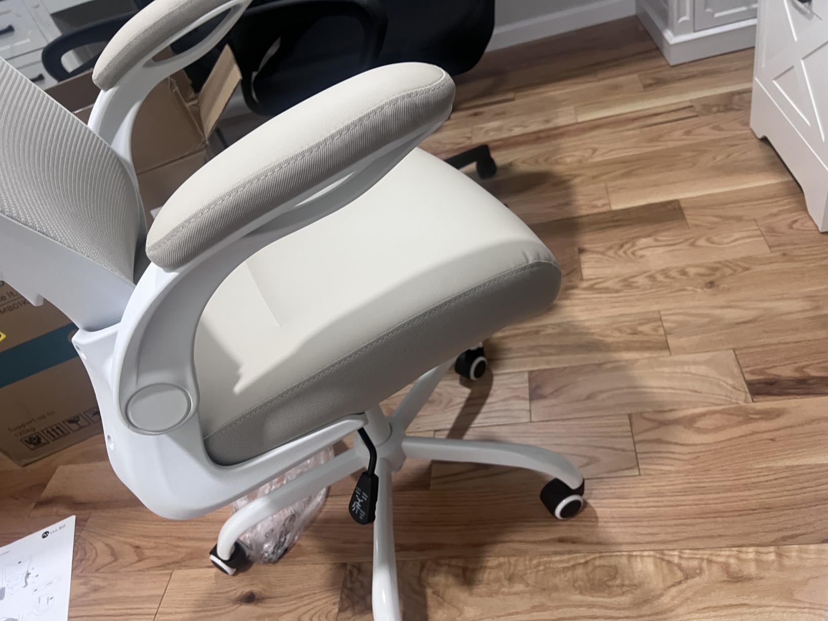 MUXX.STIL Office Chair, Ergonomic Desk Chair with Adjustable Lumbar Support and Flip up Armrest, Breathable Mesh Computer Chair for Home Office, Black customer photo 2
