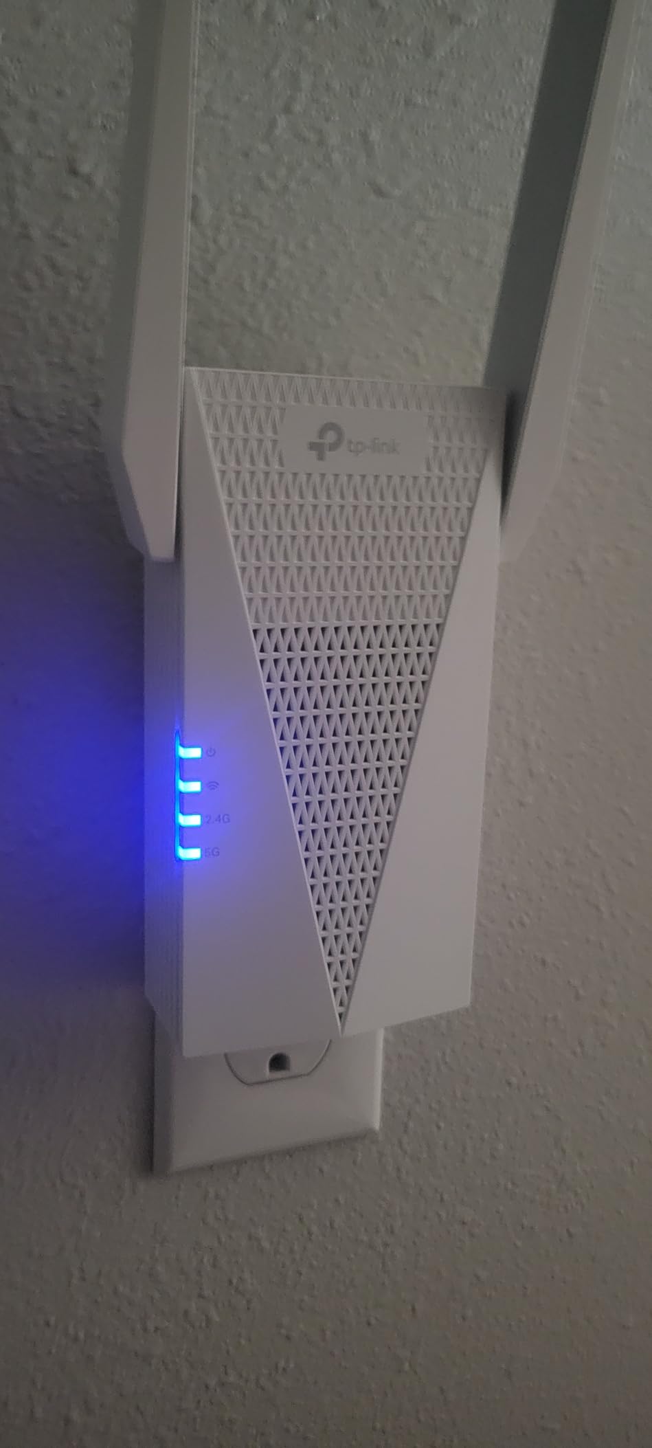 TP-Link AX3000 WiFi 6 Dual-Band Range Extender PCMag Editor's Choice customer photo 1