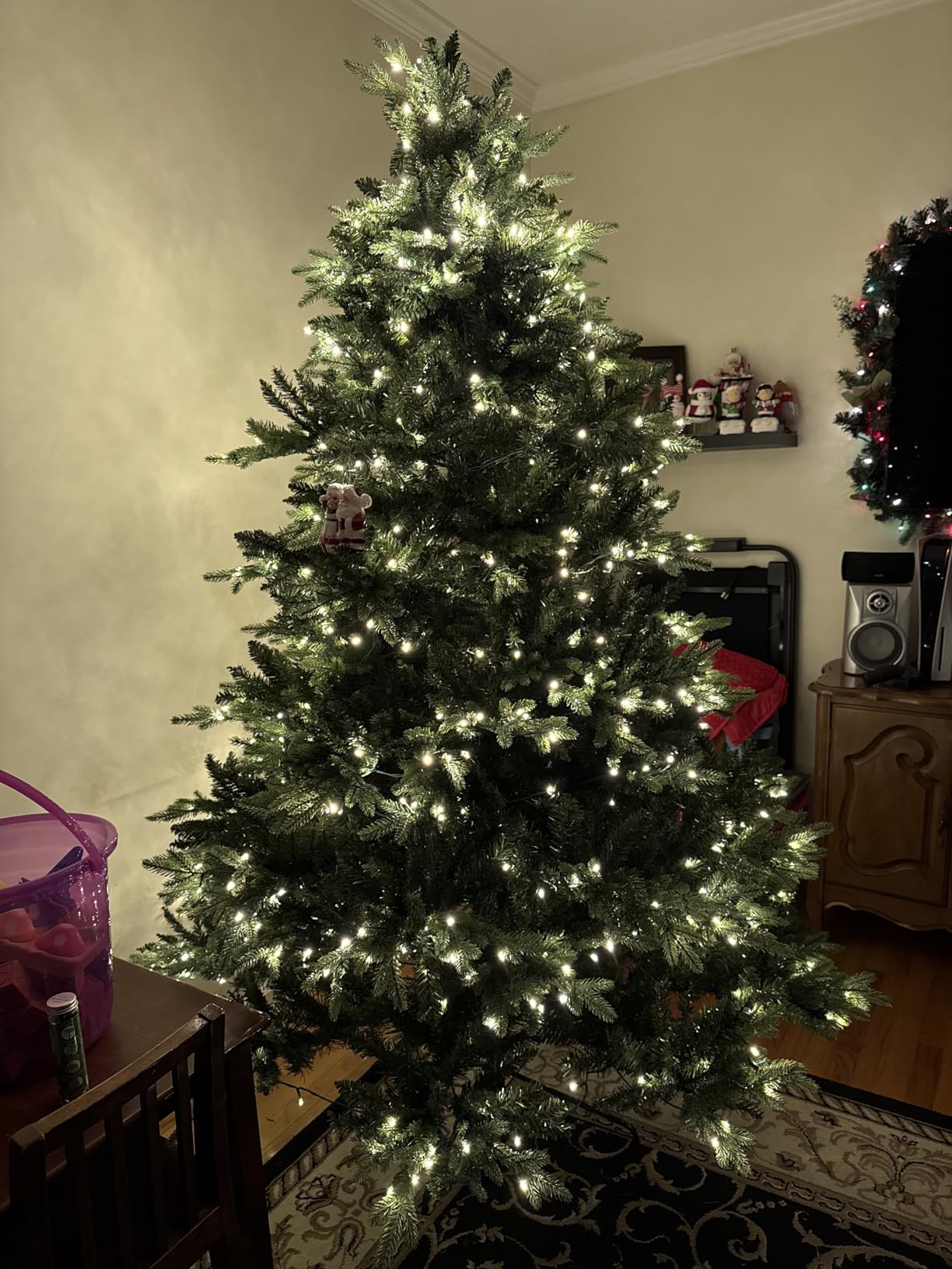 Naomi Home Vail 9ft Prelit Artificial Christmas Tree with Pine Cones, Foot Pedal, 2294 Branch Tips, 1050 Warm Lights and Metal Stand, 62