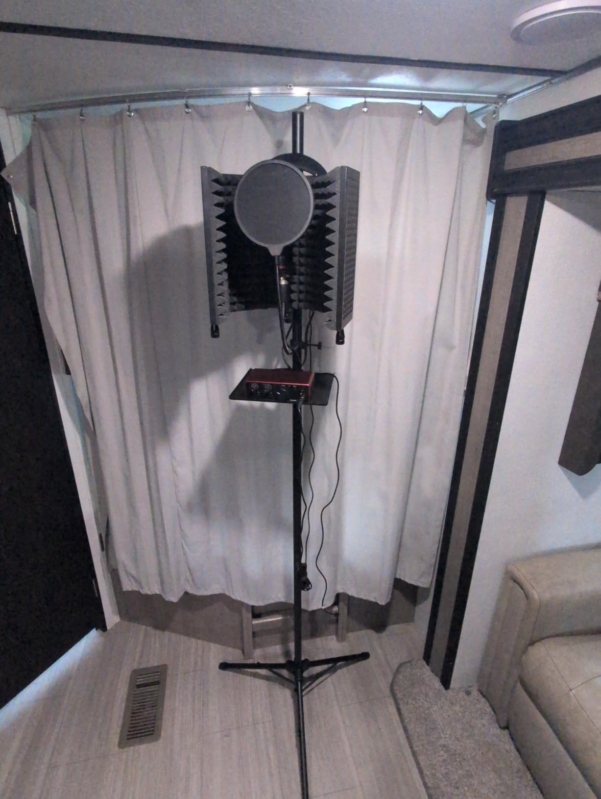 Dmsky Microphone Isolation Shield with Pop Filter & Tripod Stand, Foldable Mic Shield with Triple Sound Insulation, High Density Mic Sound Shield for Recording Studio, Podcasts, Singing, Broadcasting customer photo 2