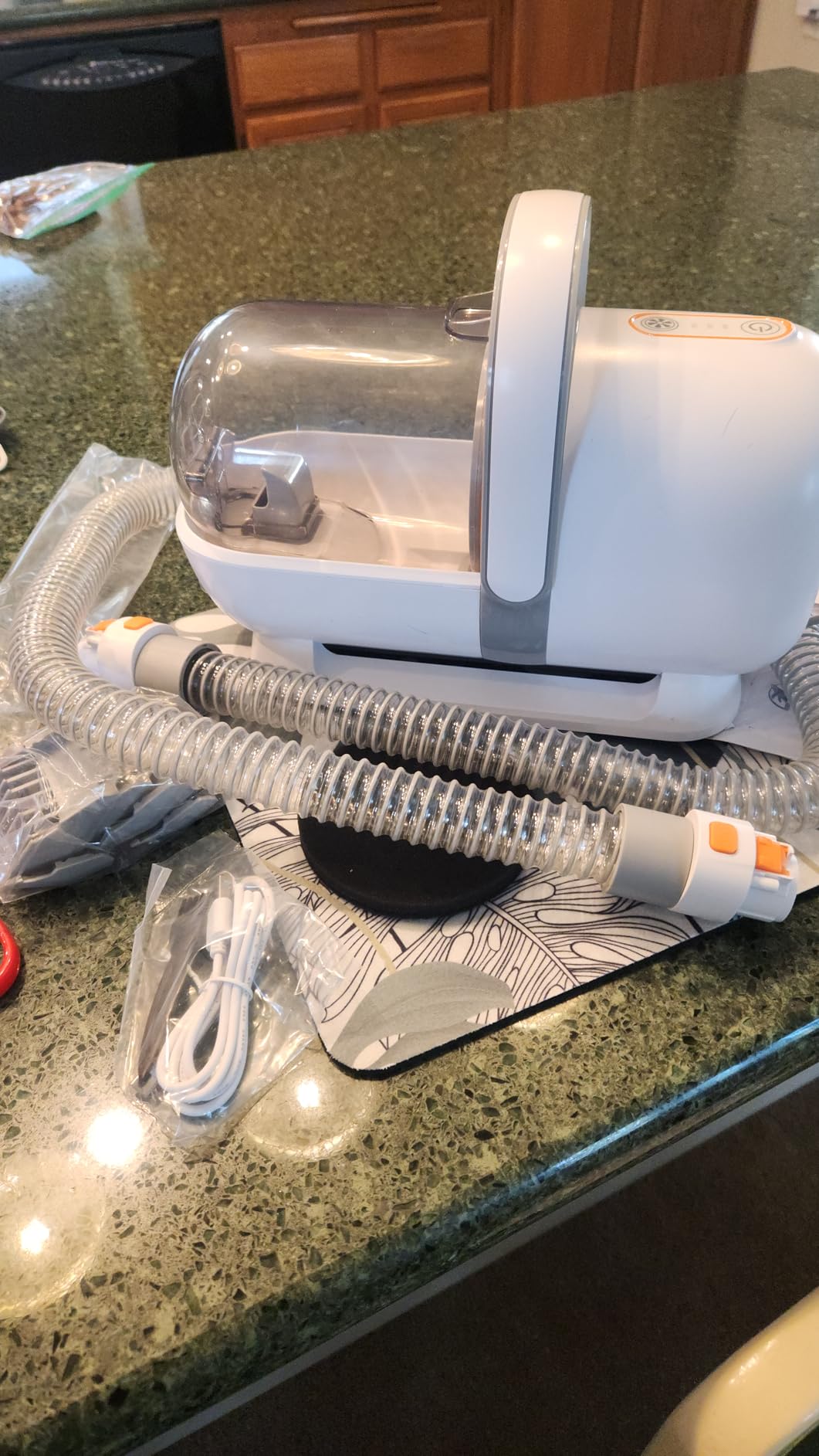 Afloia 6-in-1 Dog Grooming Vacuum Kit, Pet Clipper & Nail Grinder, White customer photo 2