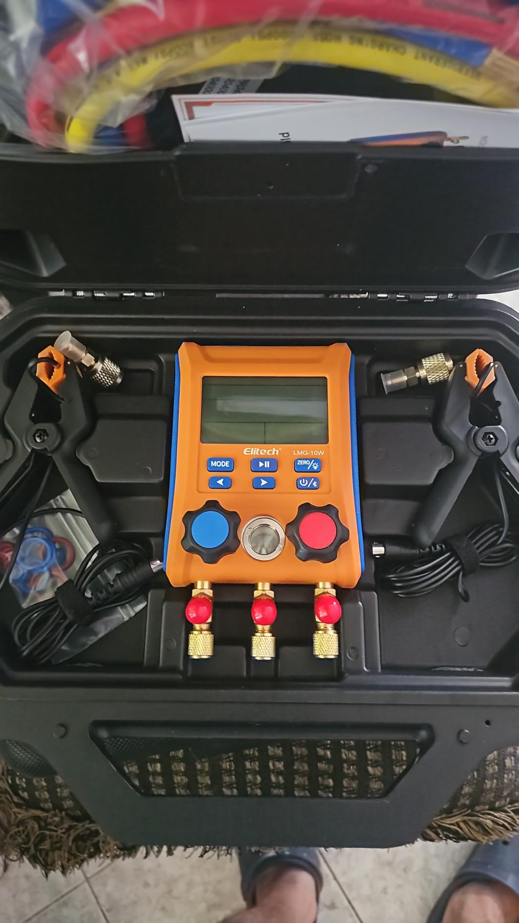 Elitech LMG-10W Wireless HVAC Manifold with Data Logging | Bluetooth remote monitoring, Mobile app integration, Refrigerant Hoses, Temperature Clamps customer photo 1