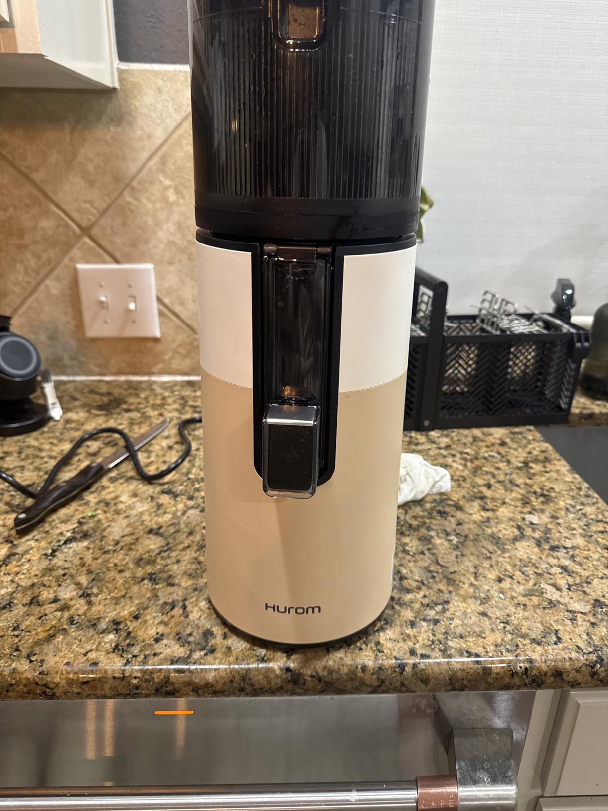 Hurom H400 Easy Clean Slow Juicer, Matte Black | Hands Free | Hopper Fits Whole Produce | Quiet Motor | BPA Free | Easy Assembly | Healthy Living | Cold Press Masticating Juicer (Titanium) customer photo 2