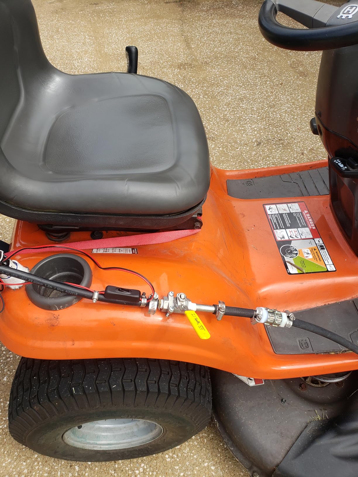 CHAPIN 8-Gallon ATV Spot Sprayer, 12V Pump for Easy Spraying customer photo 1